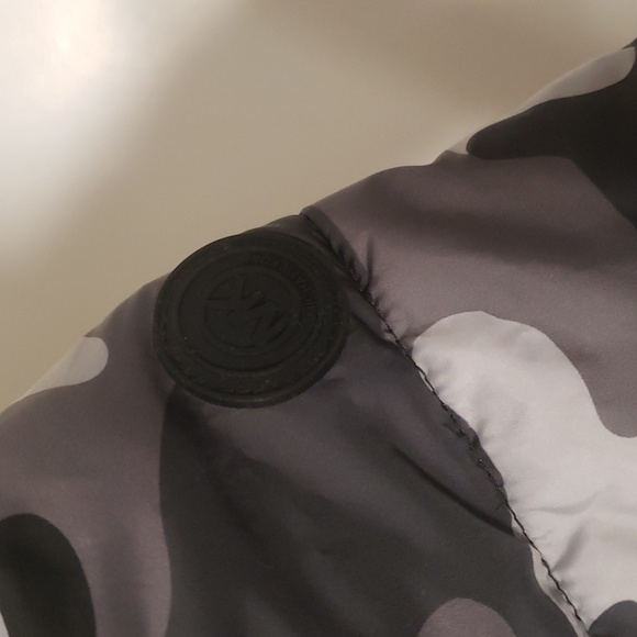 Michael Kors Snowsuit Camo Gray Black size 6 to 12 months euc - Picture 3 of 5